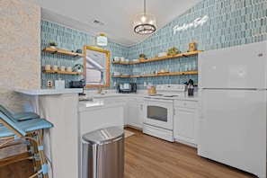 Fridge, microwave, stovetop, dishwasher