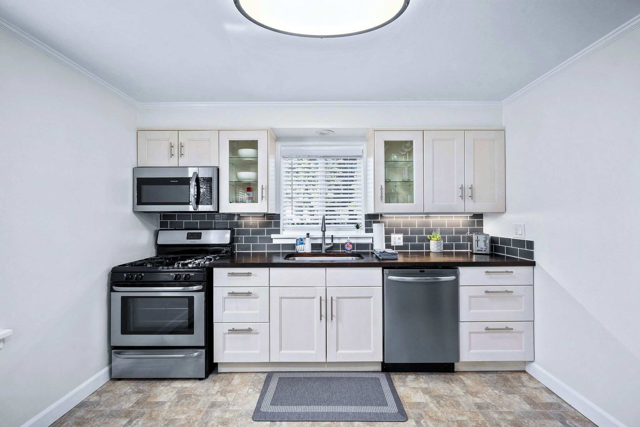 Fridge, microwave, oven, dishwasher