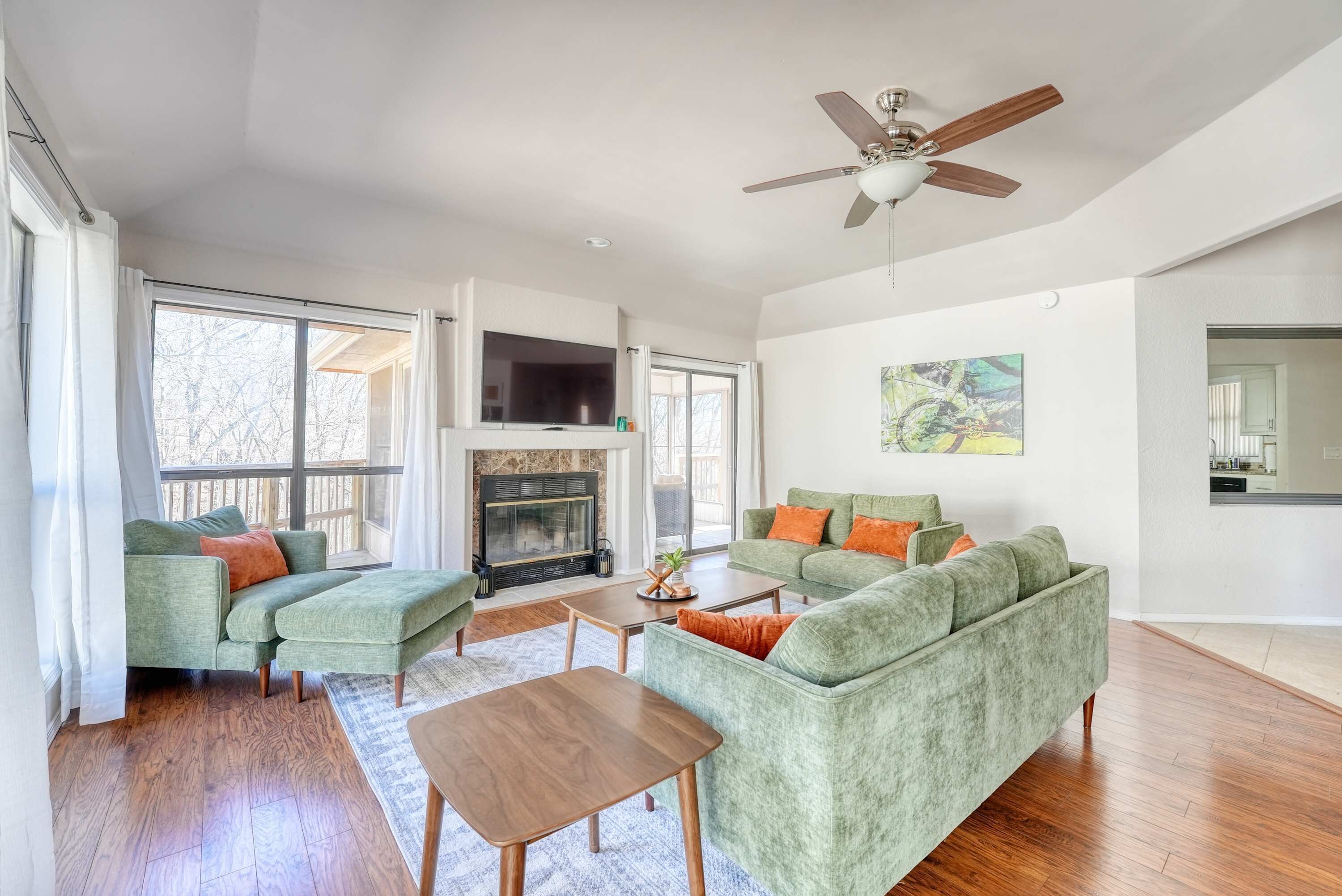 TV, fireplace, offices