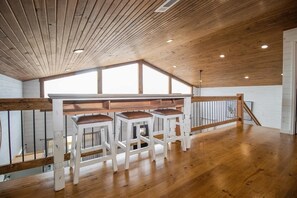 Interior - Ozark Escape - Hot Tub, Mountain Views, Near River (Compton)