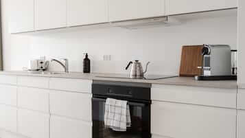 Køleskab, ovn, kogeplade, opvaskemaskine