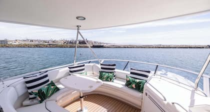 Luxury yacht in Marina del Rey with Bella Jolie 4 hours duration