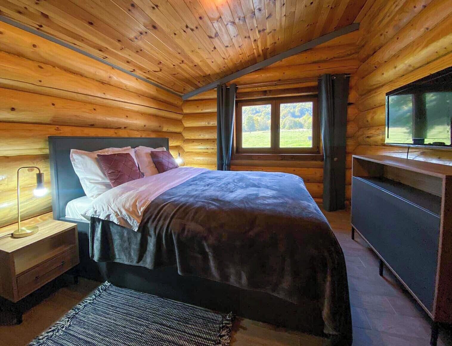 2 عدّة غرف نوم ومكواة/لوح كي وواي فاي مجانًا وملاءات أسرّة