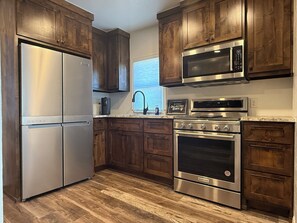 Private kitchen - 2 King Bed OSU Rental House (Stillwater)