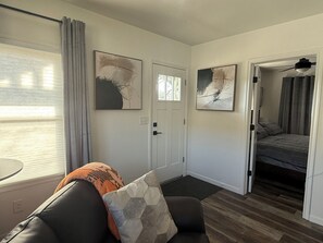 2 chambres, fer et planche à repasser, Wi-Fi, draps fournis