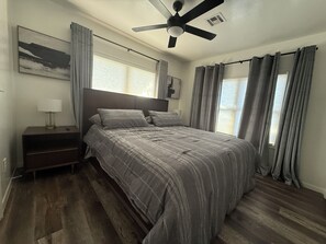 2 chambres, fer et planche à repasser, Wi-Fi, draps fournis