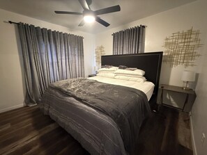 2 bedrooms, iron/ironing board, WiFi, bed sheets - 2 King Bed OSU Rental House (Stillwater)
