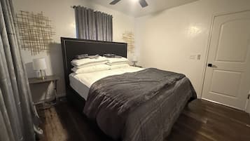 2 makuuhuonetta, silitysrauta/-lauta, Wi-Fi, vuodevaatteet