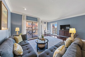 Smart TV, books, offices - Sunny Marina & Water Views, Near Beach! (Hilton Head Island)