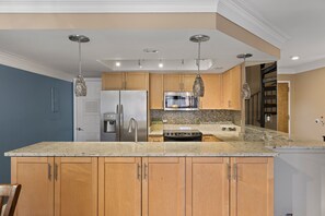 Fridge, microwave, oven, stovetop - Sunny Marina & Water Views, Near Beach! (Hilton Head Island)