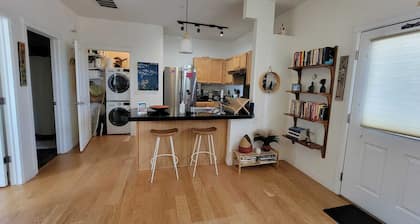 Spacious and peaceful 1-bedroom condo in charming Boulder with WiFi, AC