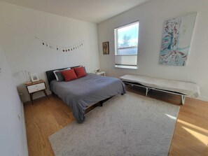 1 habitación, tabla de planchar con plancha, wifi y ropa de cama 