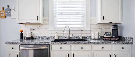 Fridge, microwave, stovetop, dishwasher