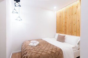 Deluxe Studio Suite | Blackout curtains, iron/ironing board, free WiFi - The Heart of Tbilisi Hideaway (Tbilisi)
