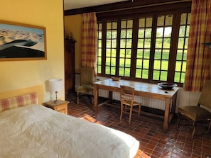 4 camere