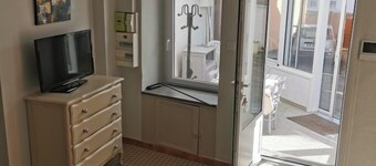 Apartment with parking 5 minutes from the Zenith. Pets allowed.