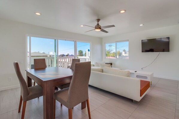 Interior - Oceanview Condo 3 Blocks to La Jolla Beach (San Diego)