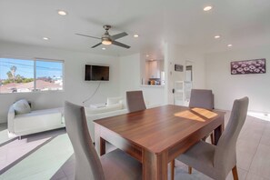 Dining - Oceanview Condo 3 Blocks to La Jolla Beach (San Diego)