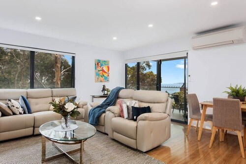 "The Treetops Nest" self contained apartment.