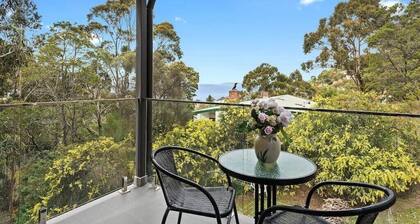 "The Treetops Nest" self contained apartment