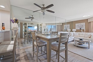 Dining - New 2025! Beautifully Decorated, Remodeled Kitchen & Baths, King/Queen/Queen! (Myrtle Beach)