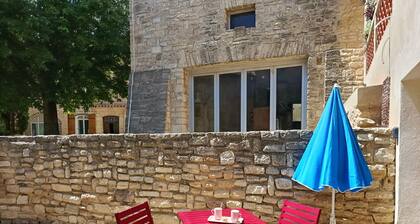 Detached 50 m2 apartment in village house.