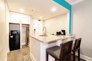 Microwave, stovetop, coffee/tea maker, cookware/dishes/utensils - Tropical Suite at Oceanfront Resort w Lazy River (Myrtle Beach)