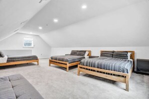 5 chambres, lit parapluie, Wi-Fi, draps fournis