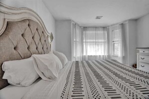 5 slaapkamers, reisbedje, wifi, beddengoed