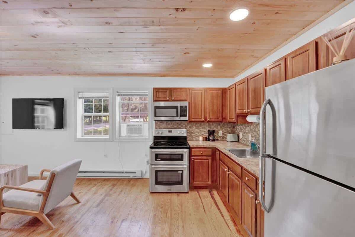 冰箱、微波炉、烤箱、炉灶