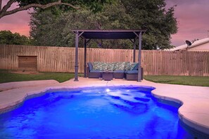 Unclassified image, 4 of 73, button - 5 O'Clock Somewhere - Hot Tub & Heated Pool (Fredericksburg)