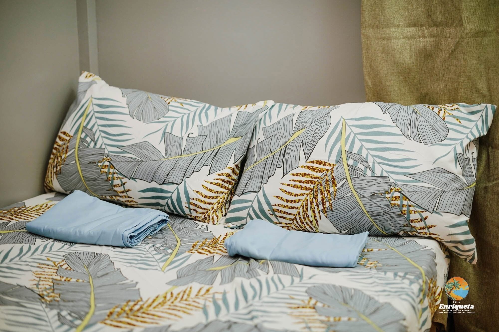 Individually furnished, free WiFi, bed sheets