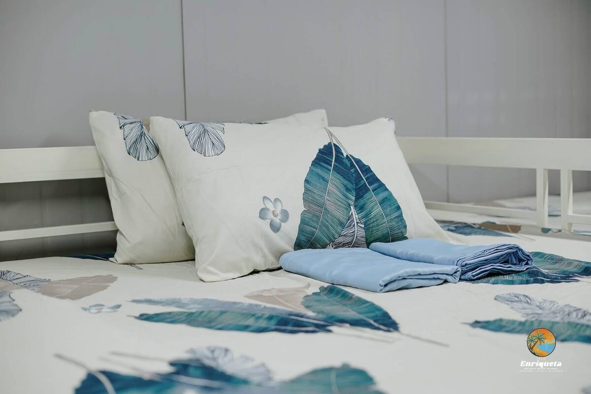 Family Room | WiFi (free), individually furnished, bed sheets