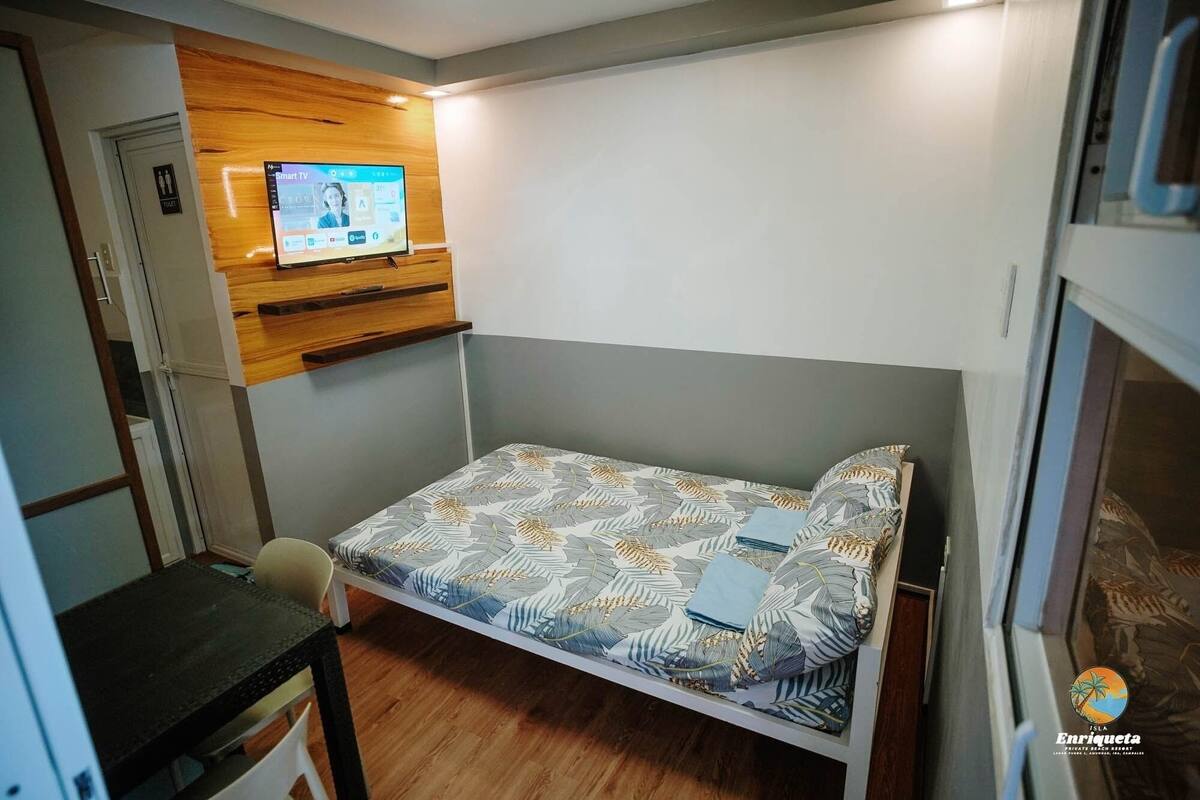 Double Room | WiFi (free), individually furnished, bed sheets