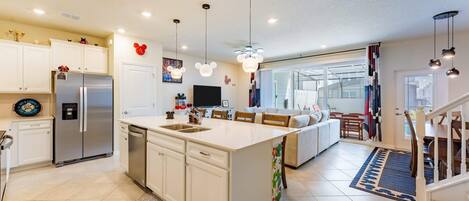 المنشأة من الداخل