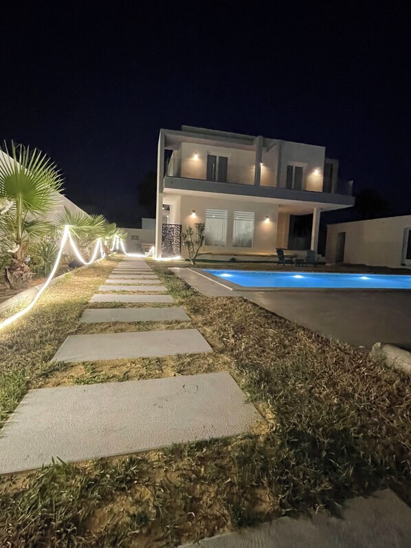 Outdoor pool, a heated pool