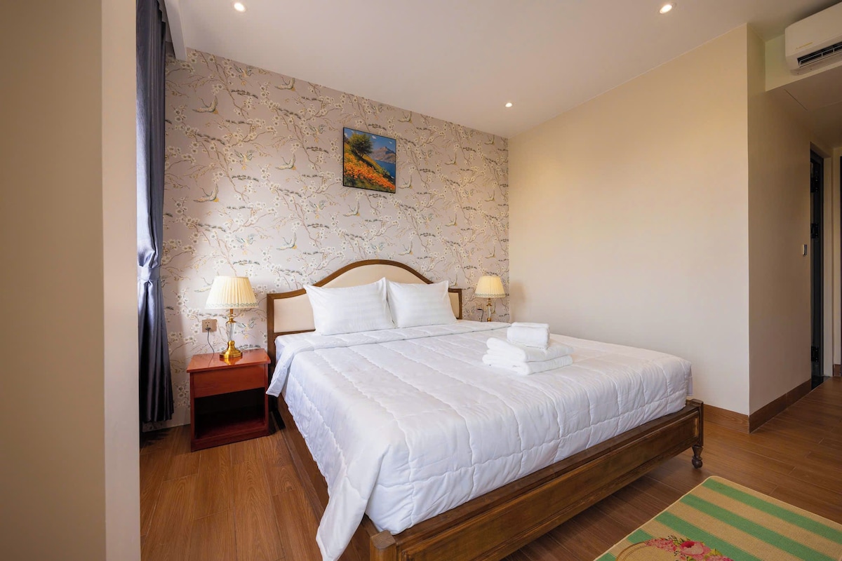 Habitación de lujo, 1 cama King size | Ropa de cama de alta calidad y camas con efecto memoria