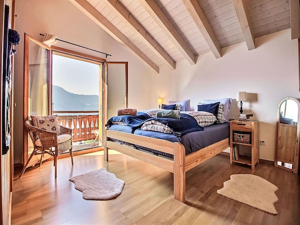 3 bedrooms, travel crib, free WiFi
