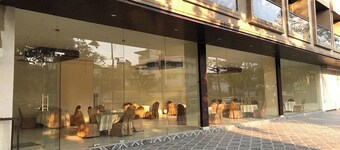 VANTAGE POINT HOTELS & RESORTS