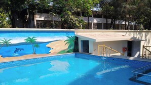 Outdoor pool - VANTAGE POINT HOTELS & RESORTS (Lonavala)