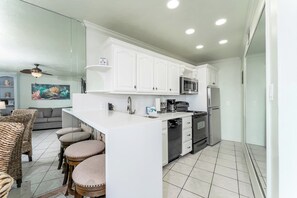 Fridge, microwave, stovetop, dishwasher