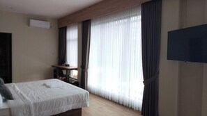 Deluxe Double Room | In-room safe, desk, laptop workspace, free WiFi - M-LIVIN Dorm Hotel (Pangkalpinang)