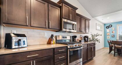 A Motown-Inspired Vinyl Retreat