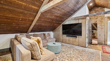 TV, fireplace, offices