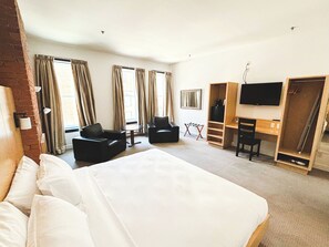 Deluxe Double Room, City View | Desk, iron/ironing board, free WiFi, bed sheets - The Franklin Hotel (St. John's)