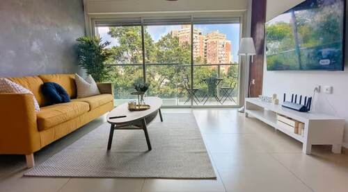 Spacious 3-bedroom apartment with WiFi, AC in marvelous Ramat Gan