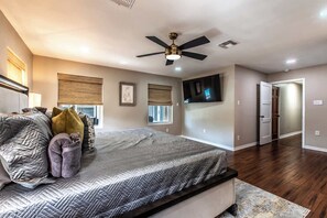 6 bedrooms, iron/ironing board, travel cot, WiFi