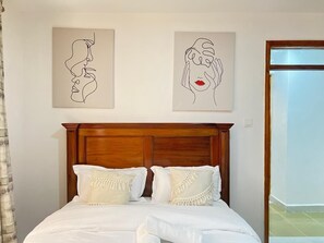 2 chambres, fer et planche à repasser, Wi-Fi, draps fournis
