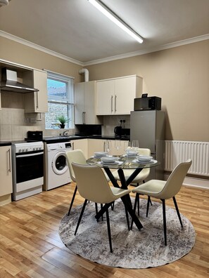 アパートメント | 専用キッチン | 冷蔵庫、電子レンジ、オーブン、コンロ