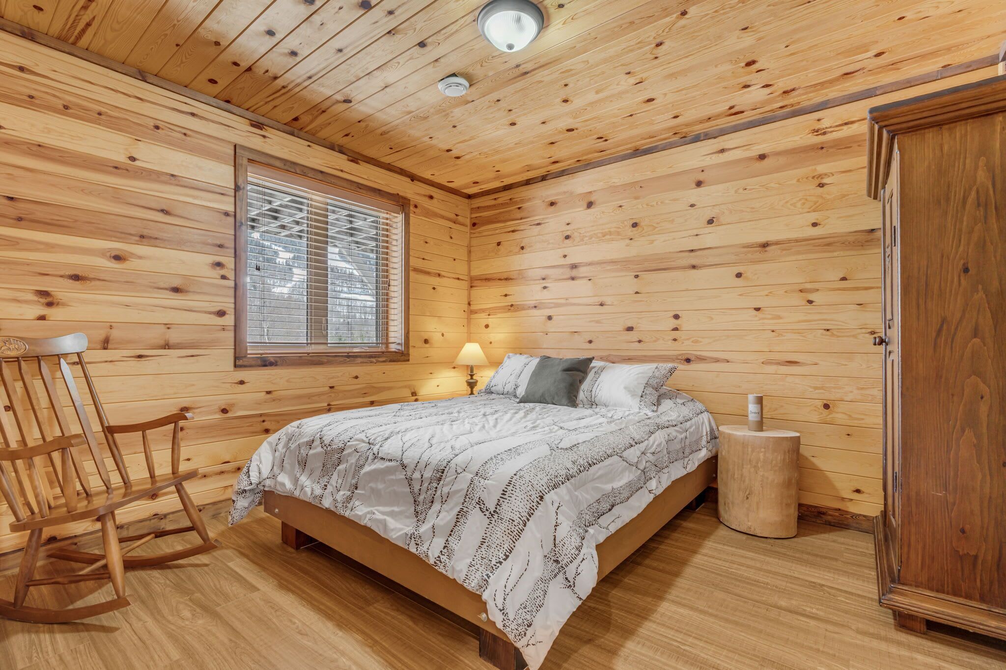 5 makuuhuonetta, Wi-Fi, vuodevaatteet